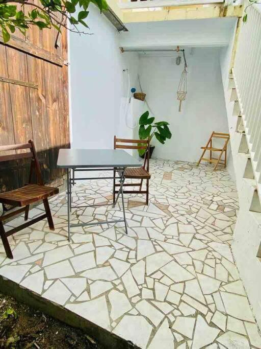 Habitation Nala Proche Bourg Apartment Terre-De-Haut Bagian luar foto
