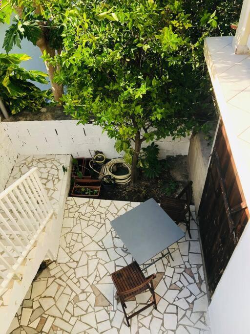 Habitation Nala Proche Bourg Apartment Terre-De-Haut Bagian luar foto
